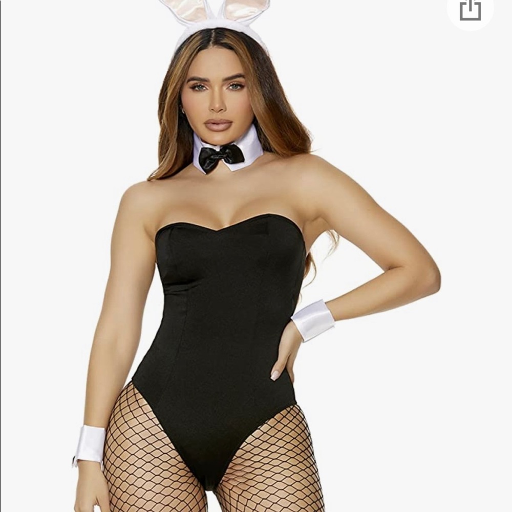“Playboy” bunny halloween costume